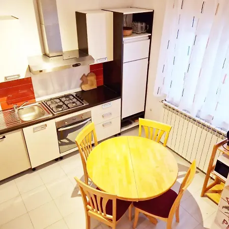 Olive Tree Apartment *